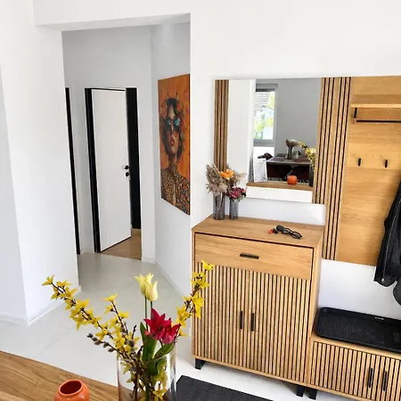 Moderne In 24h Check In Fussbodenheizung Premium Ausstattung Lichtdurchflutet Privater Zugang Parkplatz *
