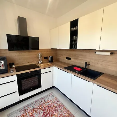 Moderne In 24h Check In Fussbodenheizung Premium Ausstattung Lichtdurchflutet Privater Zugang Parkplatz Appartement *