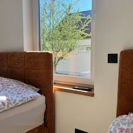 Moderne In 24h Check In Fussbodenheizung Premium Ausstattung Lichtdurchflutet Privater Zugang Parkplatz Appartement